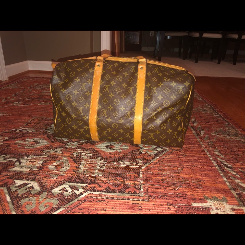 Authentic LV Sac Souple 35